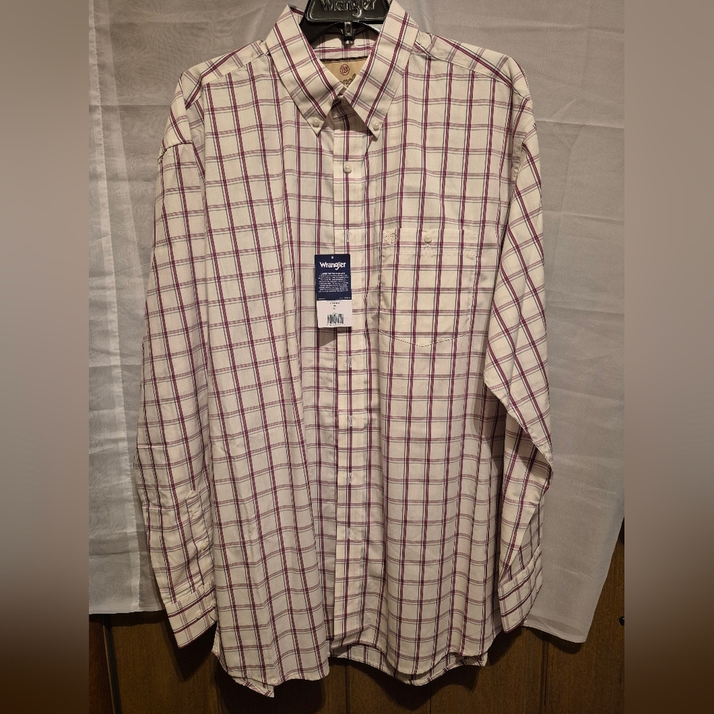 Wrangler Men's Casual Button Down Shirt - White and Red Plaid